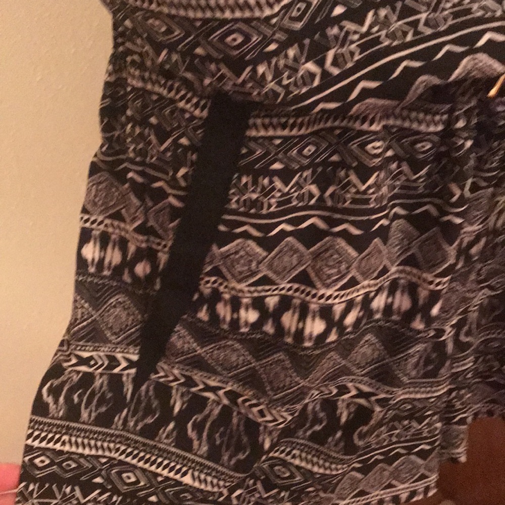 Cache shorts halter romper - Picture 4 of 9